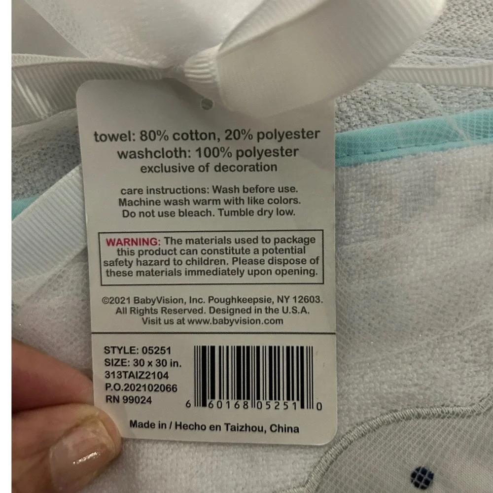 Luvable Friends‎ Baby Gift Set Hooded Towel 5 Washcloths Elephant Aqua White